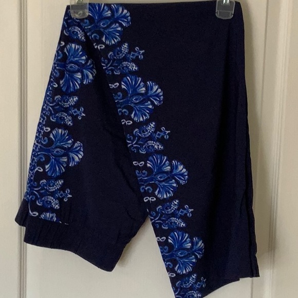 Lilly Pulitzer “Vacationing” Pants. EUC - Picture 2 of 4